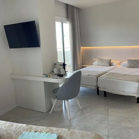 Aromar Hotel 4*